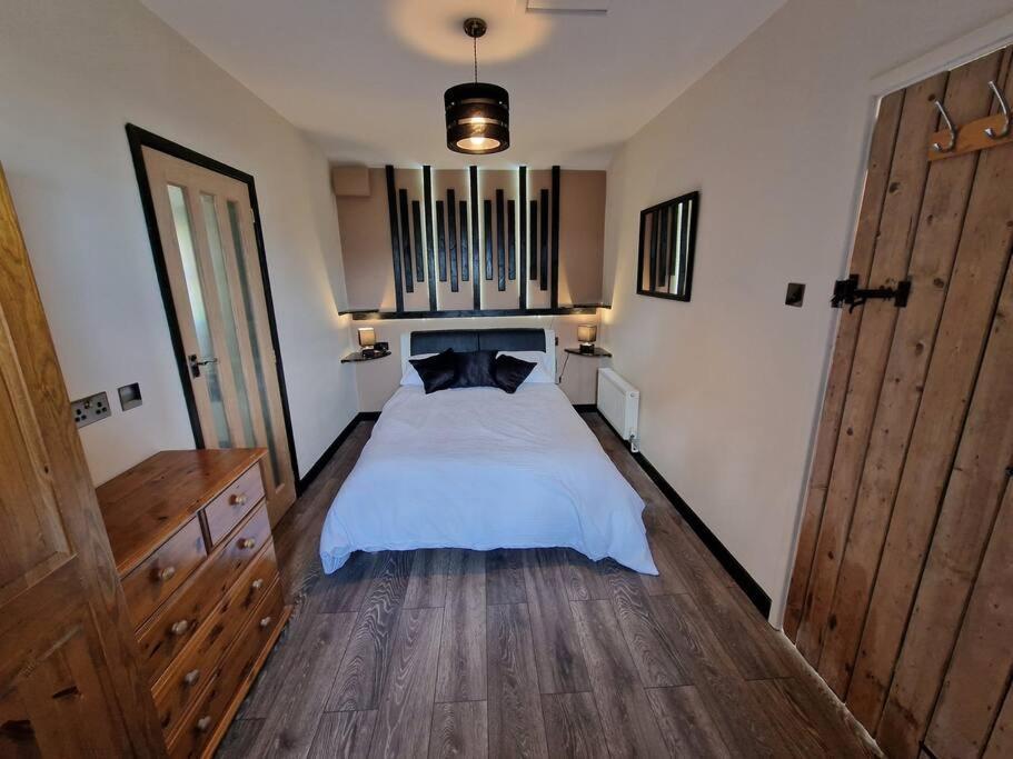Swallows Nest Guest House - With Hot Tub Abergavenny Eksteriør bilde